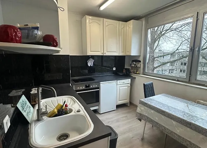 Lägenhet 3-zimmer Mit Balkon In *